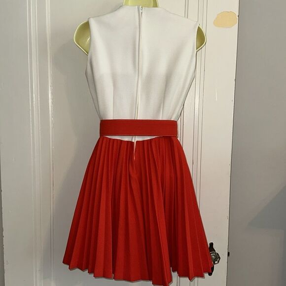 Vintage 60s/70s White & Red Sleeveless Knit Polyester Mini Dress with Belt - Picture 7 of 8